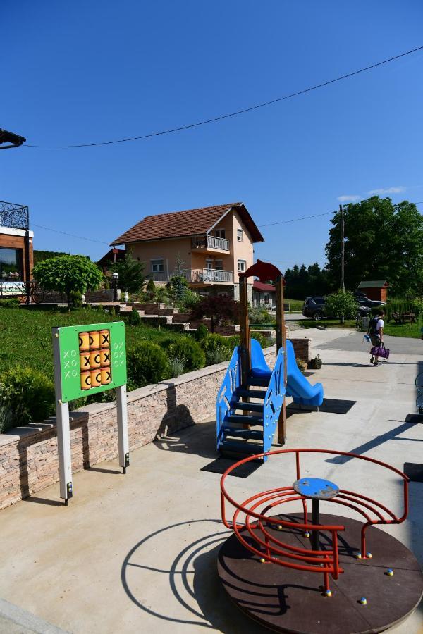 Apartments Green Park Rakovica Exterior photo